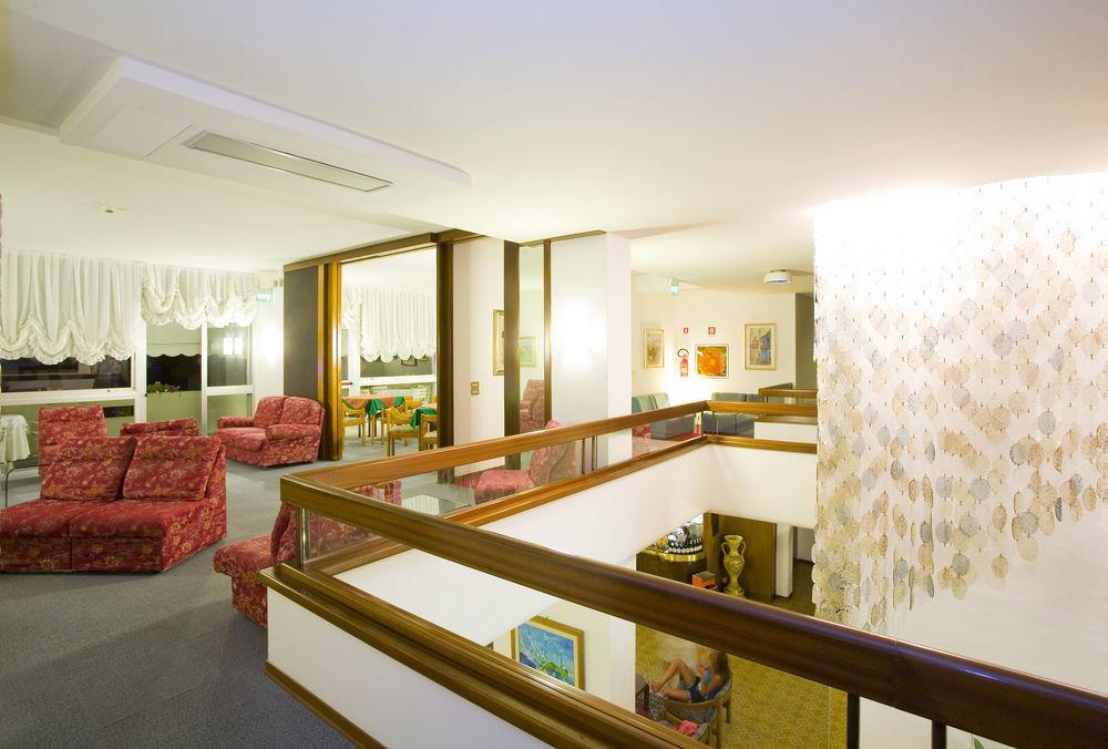 Hotel Metropol カオルレ エクステリア 写真