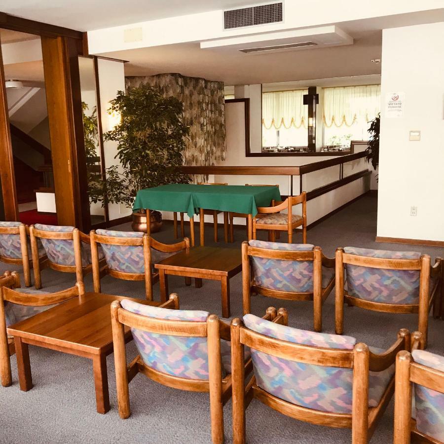 Hotel Metropol カオルレ エクステリア 写真